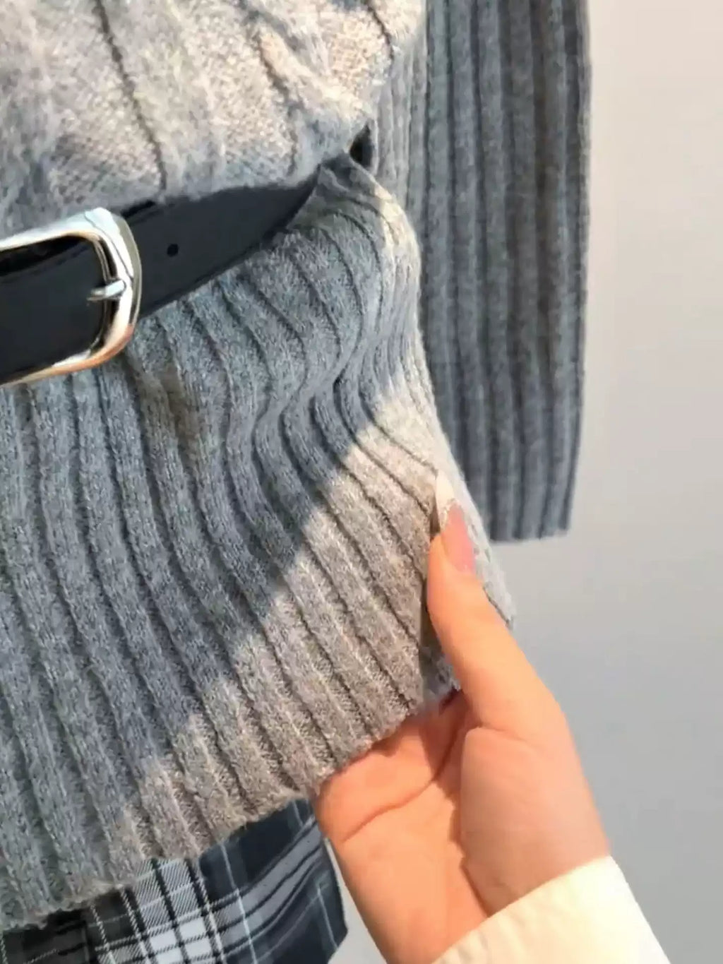 Retro collar cable knit sweater