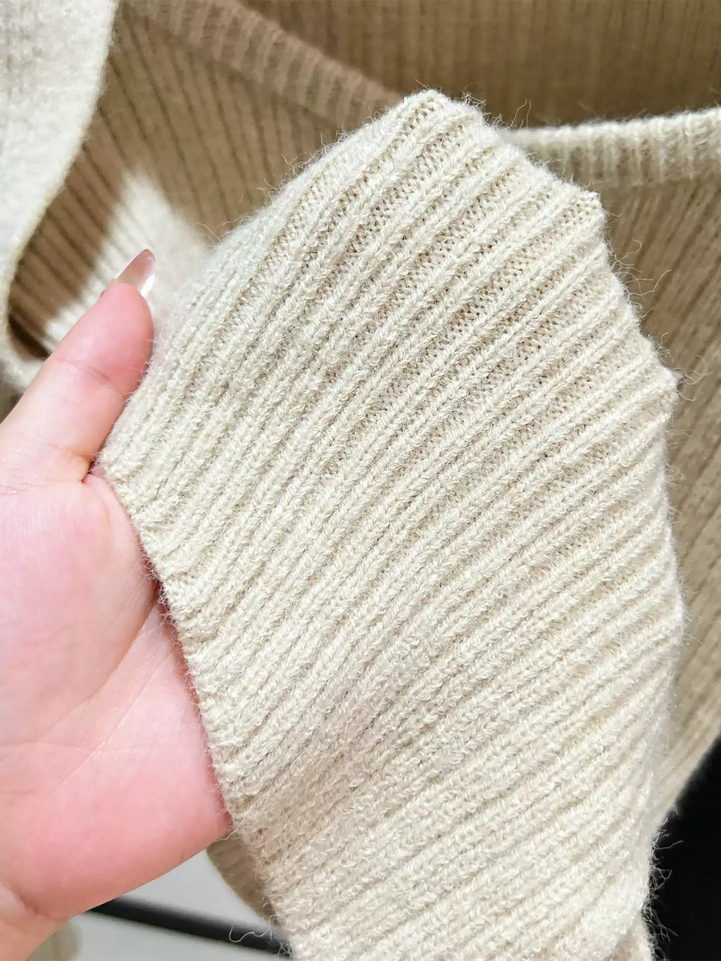 Bow-tie square neck knit sweater