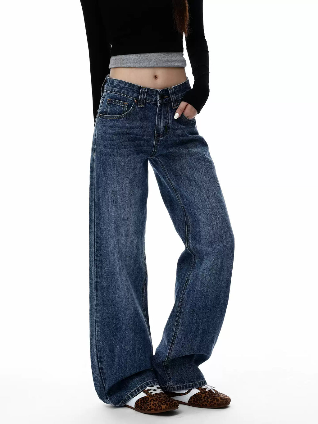 Low-rise wide-leg jeans