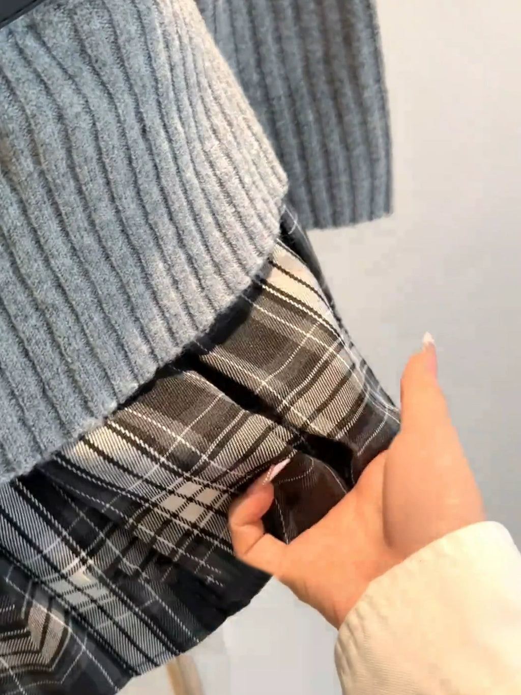 Retro collar cable knit sweater