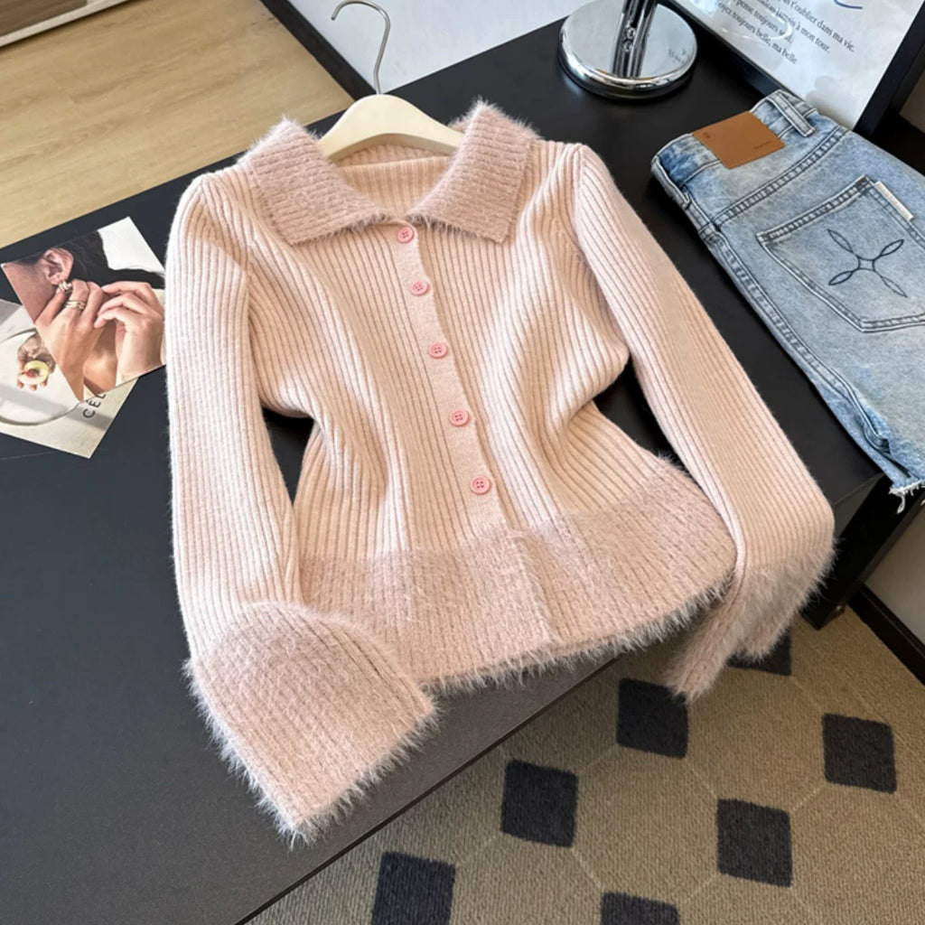 Collared knitted cardigan