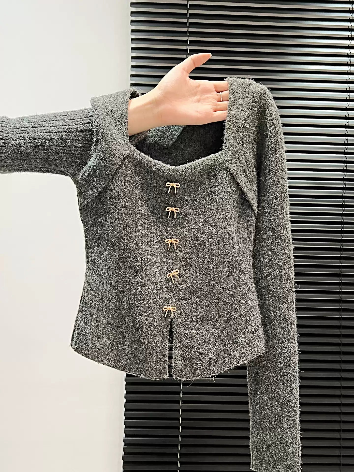 Bow-tie square neck knit sweater